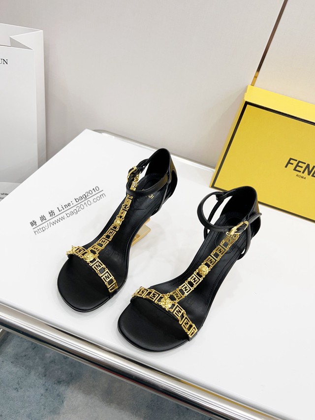 Fendi高捷手範思哲聯名款平底拖鞋 芬迪First鞋 金色金屬斜對角F形立體鞋跟 dx3455